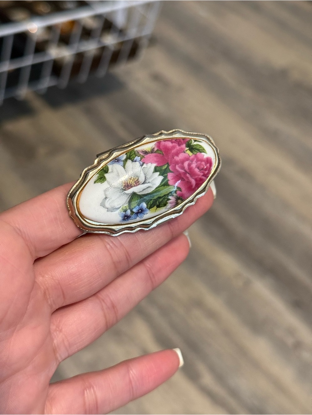 Vintage Floral Lipstick Mirror Holder